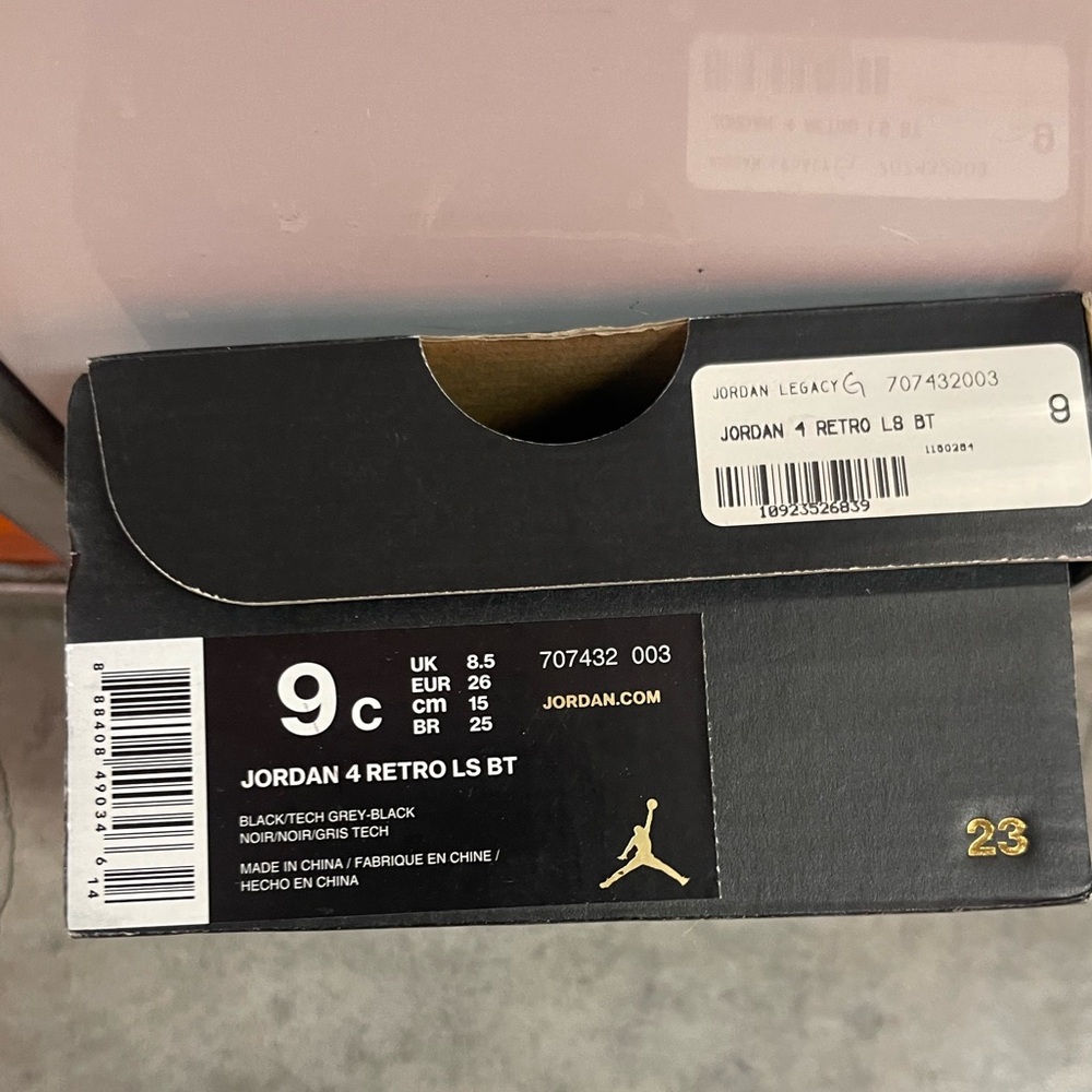 Retro 4 Jordan - Picture 2 of 5